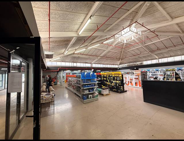360M² SHOWROOM TO LET IN CONGELLA